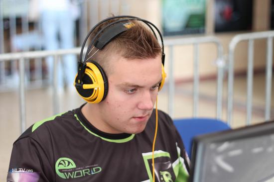 外媒分享FLY对阵100T特殊含义：Doublelift是Prince的引路人