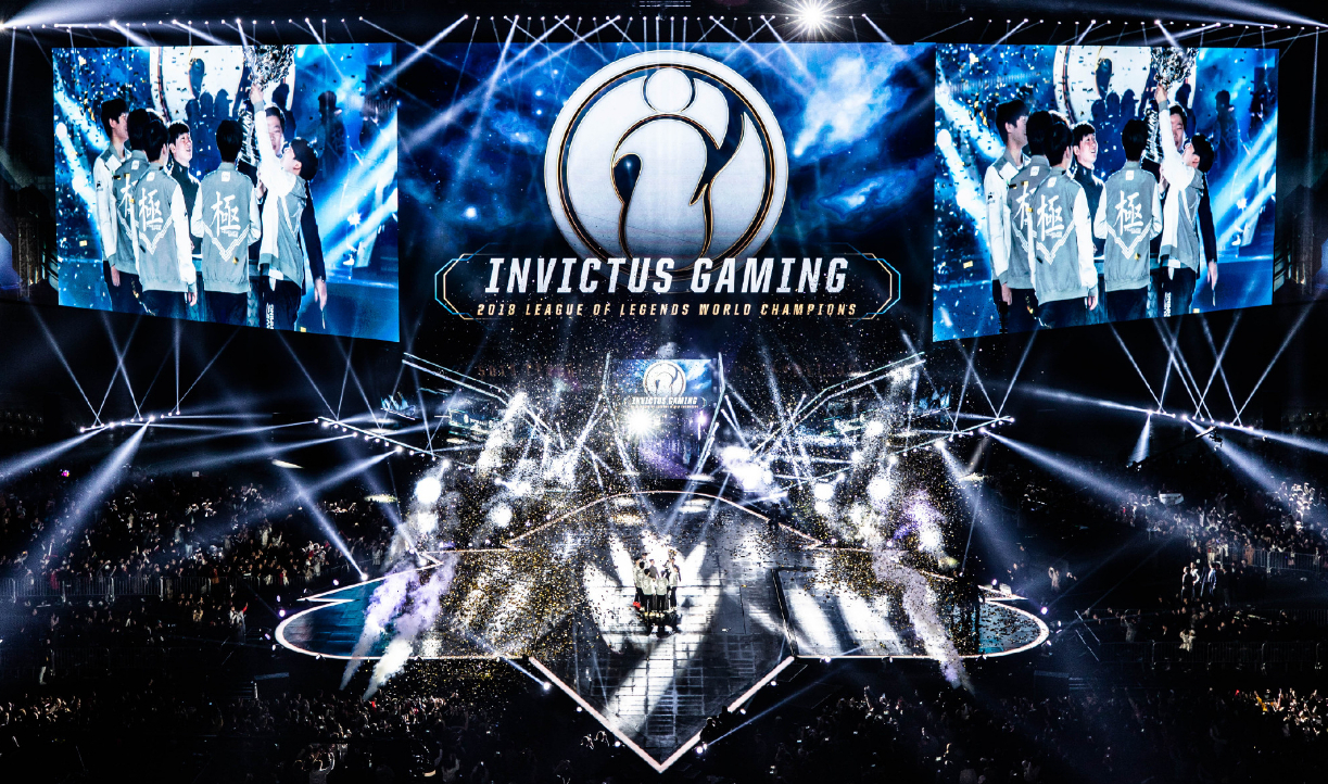 LPL主持小钰分享萨勒芬妮cos照：一起去赢下一场战斗吧