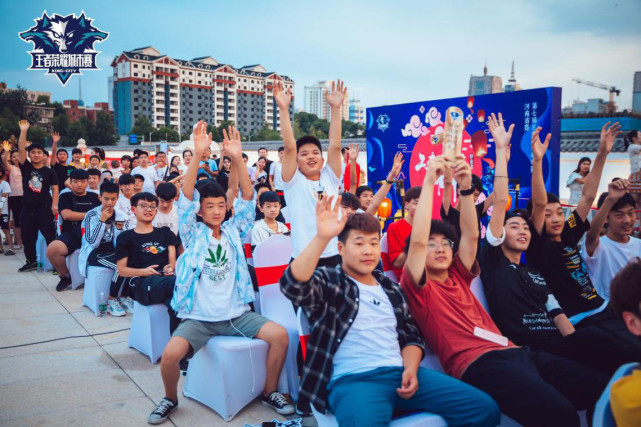 T1：Faker等四名队员和Moment教练确诊新冠