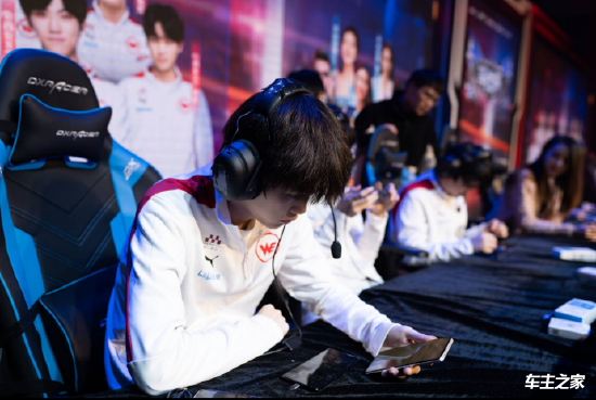 开始追赶！ T1 被迫追赶，保持悬念，将比赛拖入最后一轮！ T1 2-2 G2