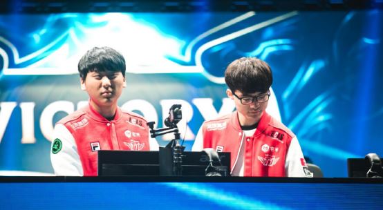 我丈夫真棒！ Viper 滑板鞋自由输出徐秀耀虎很难击败 Hanwha Life Esports 夺回一座城市