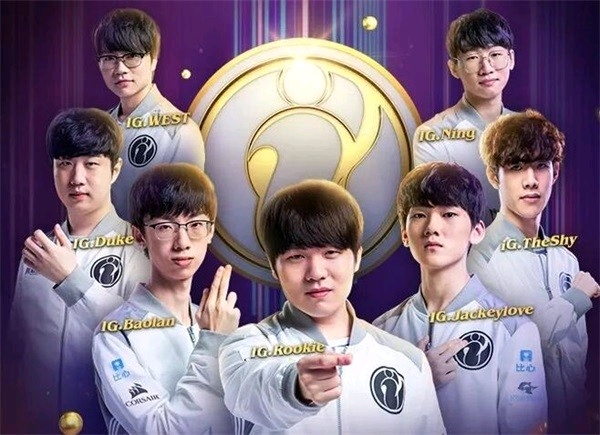 连夺两冠！南京Hero久竞战胜广州TTG 捧起银龙杯！