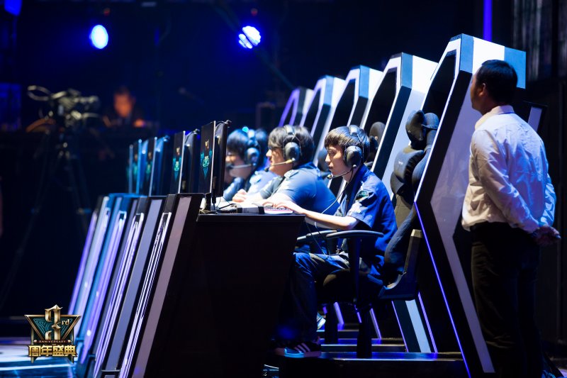 CSGO Top 1大神EliGE教你该如何设置游戏按键