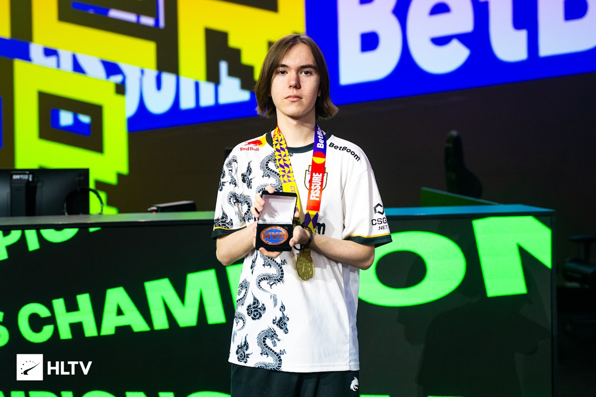 WE官方：前 Generation Gaming 、 Hanwha Life Esports 、 OKSavingsBank BRION 中路选手 Karis 正式加入团队